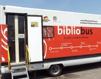 Bibliobus, cartelli stradali ed altre amenità